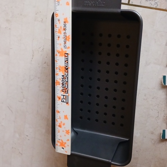 Loaf pan/meatloaf pan with pull out tray, non-stick,Chicago metallic, New - Picture 8 of 9